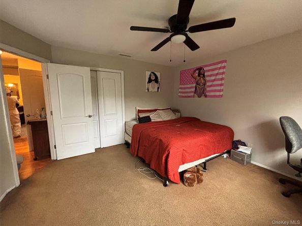 186 Lake Pointe Circle 186, Middle Island NY 11953