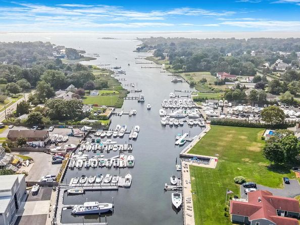 1 Springville Circle, Hampton Bays NY 11946