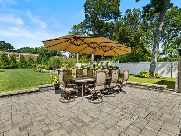 5 Brian Lane, East Northport NY 11731