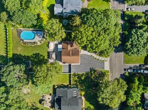 5 Brian Lane, East Northport NY 11731