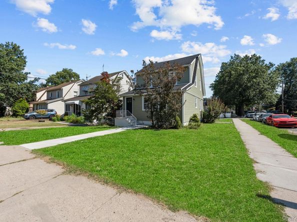 17502 111th Avenue, Saint Albans NY 11433