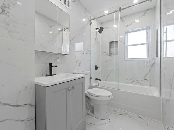 17502 111th Avenue, Saint Albans NY 11433