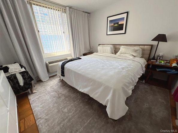 333 E 45th Street 17F, New York (Manhattan) NY 10017