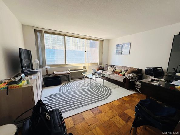 333 E 45th Street 17F, New York (Manhattan) NY 10017