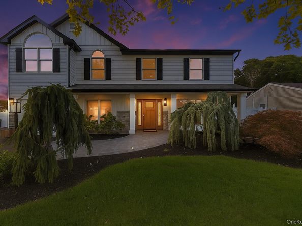 36 Flintridge Drive, Holbrook NY 11741