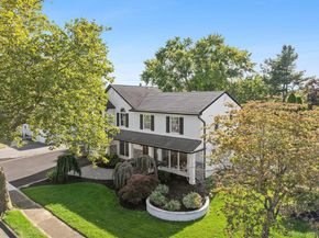 36 Flintridge Drive, Holbrook NY 11741