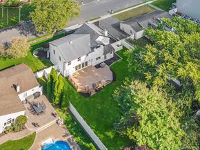 36 Flintridge Drive, Holbrook NY 11741