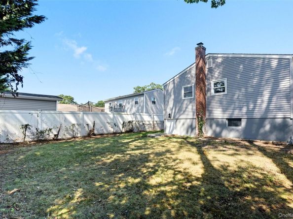 792 Glendale Road, West Babylon NY 11735