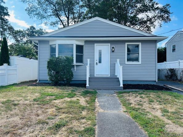 792 Glendale Road, West Babylon NY 11735
