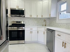 792 Glendale Road, West Babylon NY 11735