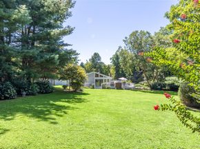 3 Five Acre Court, Smithtown NY 11787