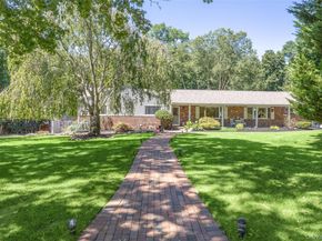 3 Five Acre Court, Smithtown NY 11787