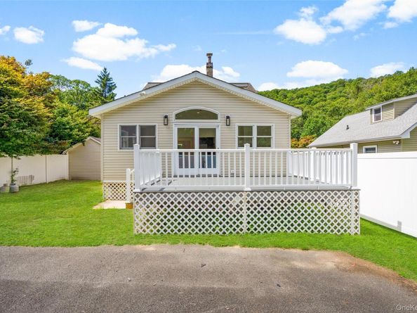324 Tuxedo Place, Hawthorne NY 10532