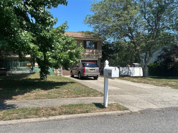 335 Babylon Street, Islip Terrace NY 11752