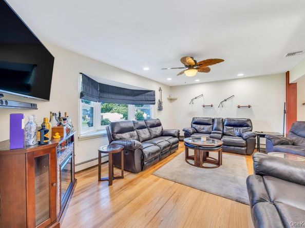 38 Beach Street, West Islip NY 11795