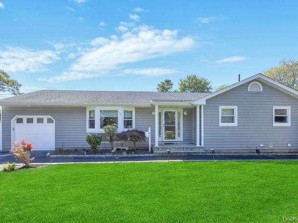 38 Beach Street, West Islip NY 11795