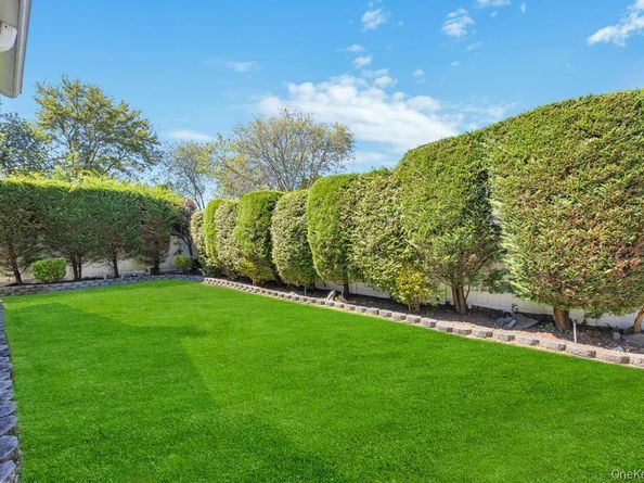 38 Beach Street, West Islip NY 11795
