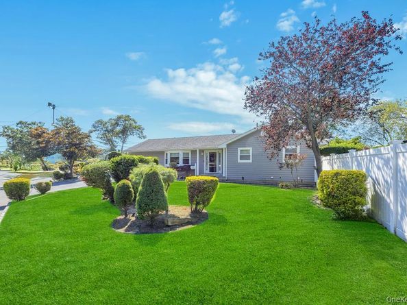 38 Beach Street, West Islip NY 11795