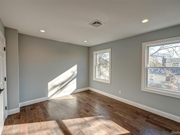 6 Lafayette Drive, Shirley NY 11967