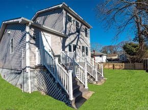 6 Lafayette Drive, Shirley NY 11967