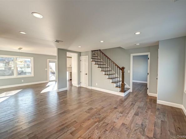 6 Lafayette Drive, Shirley NY 11967