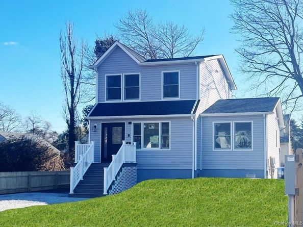 6 Lafayette Drive, Shirley NY 11967