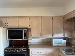 1124 E 213th Street, Bronx NY 10469