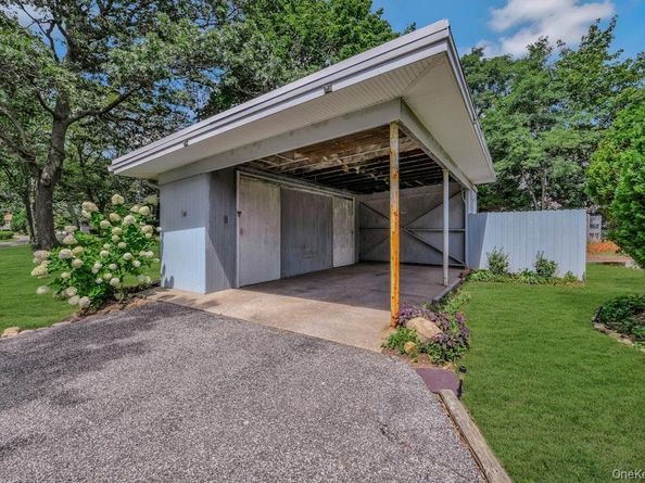 30 Center Drive, Riverhead NY 11901