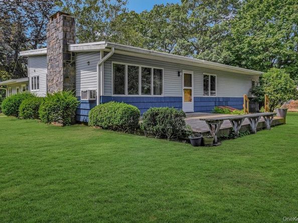 30 Center Drive, Riverhead NY 11901