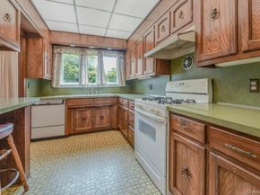 30 Center Drive, Riverhead NY 11901