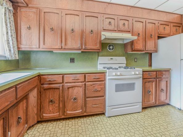 30 Center Drive, Riverhead NY 11901