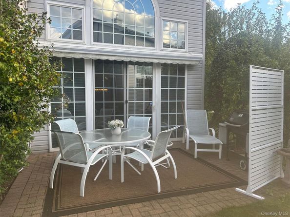 423 Florencia Place, Melville NY 11747