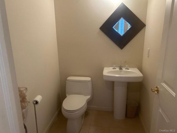 423 Florencia Place, Melville NY 11747