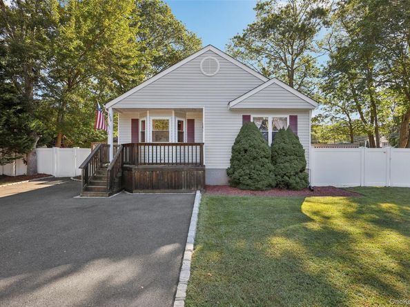 205 Crystal Brook Hollow Road, Port Jefferson Station NY 11776
