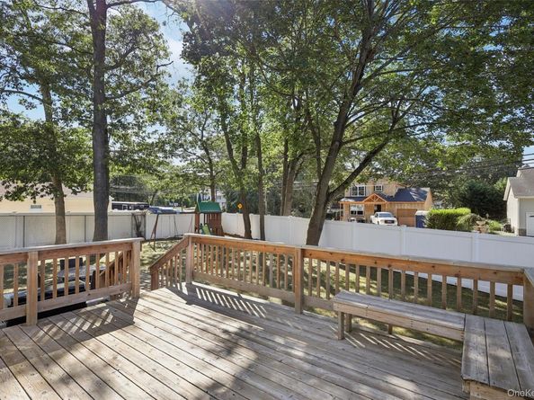 205 Crystal Brook Hollow Road, Port Jefferson Station NY 11776