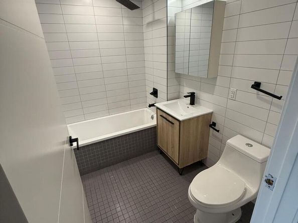 5540 97th Place 4B, Corona NY 11368