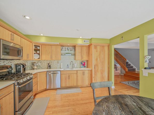 3538 Gibbs Road, Coram NY 11727