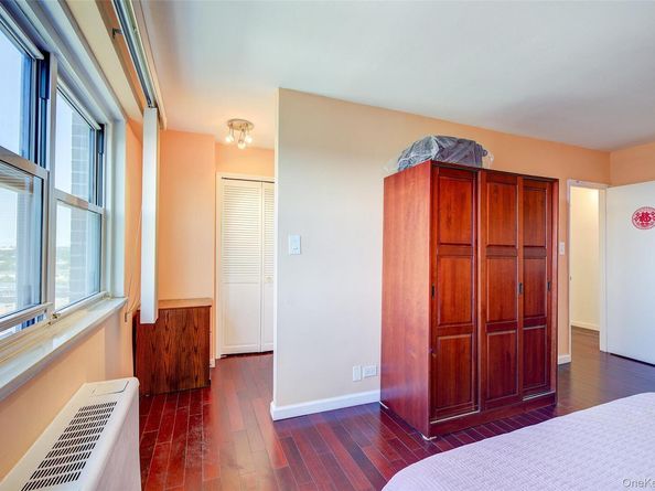 66-36 Yellowstone Boulevard 17H, Forest Hills NY 11375