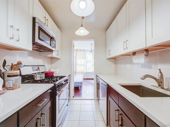 66-36 Yellowstone Boulevard 17H, Forest Hills NY 11375