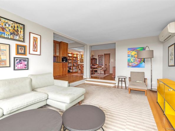 79-10 34th Avenue 7X, Jackson Heights NY 11372