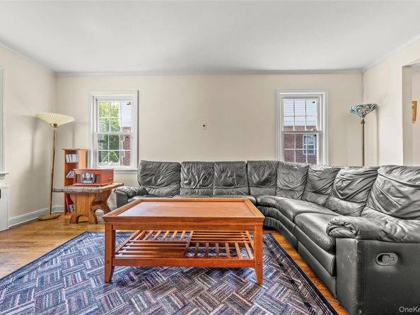 7548 195th Street, Fresh Meadows NY 11366