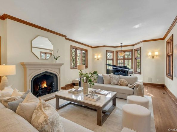 15 Carstensen Road, Scarsdale NY 10583