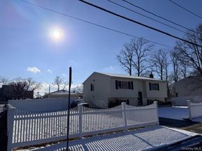 294 40th Street, Copiague NY 11726