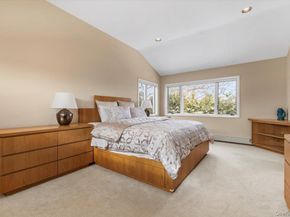 32 Middle Lane, Jericho NY 11753