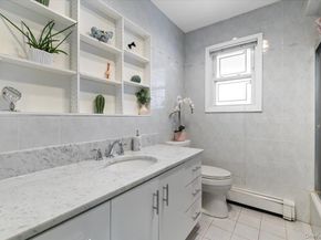 32 Middle Lane, Jericho NY 11753