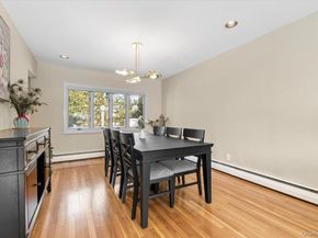 32 Middle Lane, Jericho NY 11753
