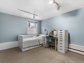 32 Middle Lane, Jericho NY 11753