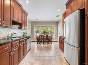 32 Middle Lane, Jericho NY 11753