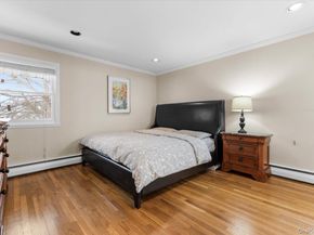 32 Middle Lane, Jericho NY 11753