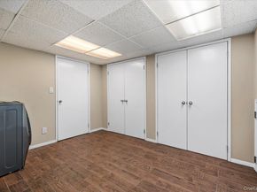 32 Middle Lane, Jericho NY 11753